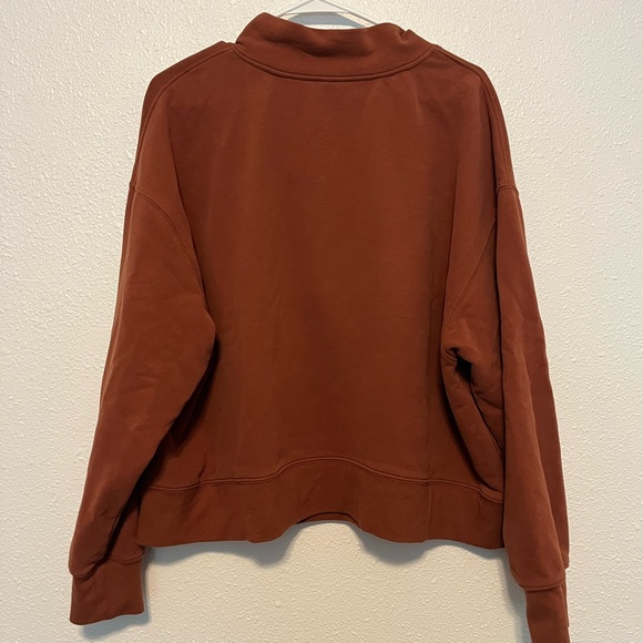 Fabletics Cropped Pullover - Picture 4 of 5